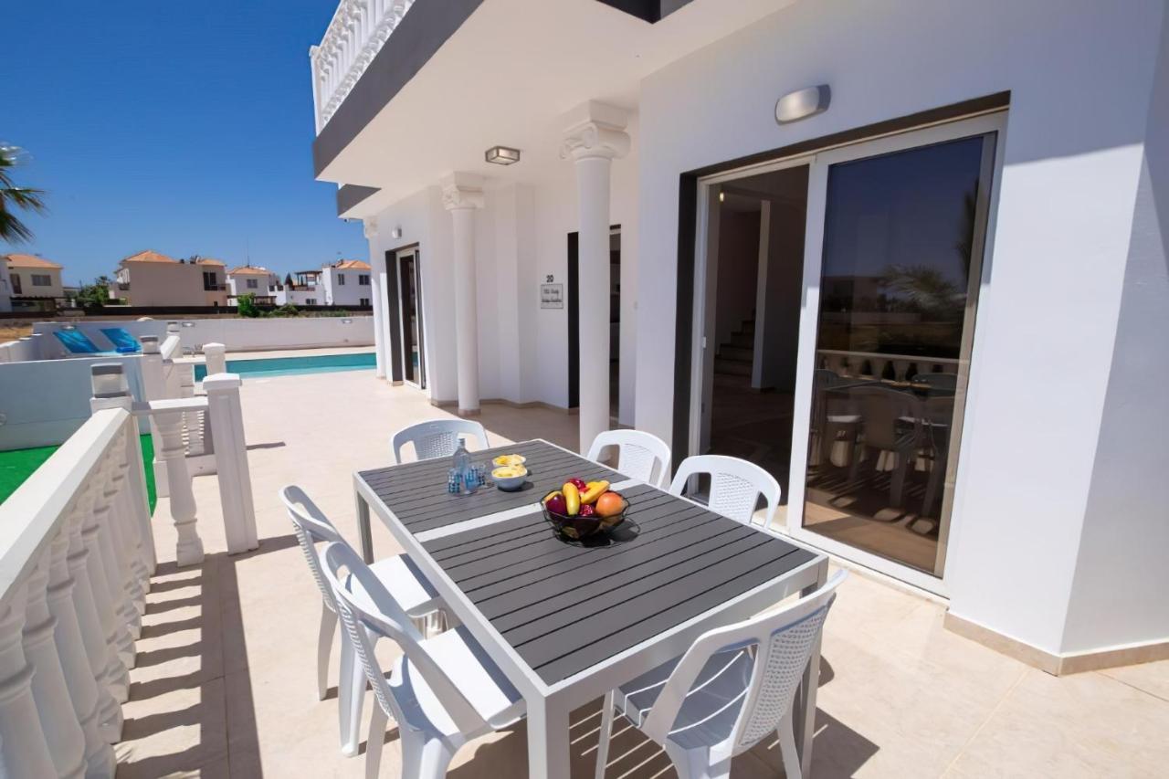 Villa Suncity Boutique Beachfront Ayia Napa Esterno foto