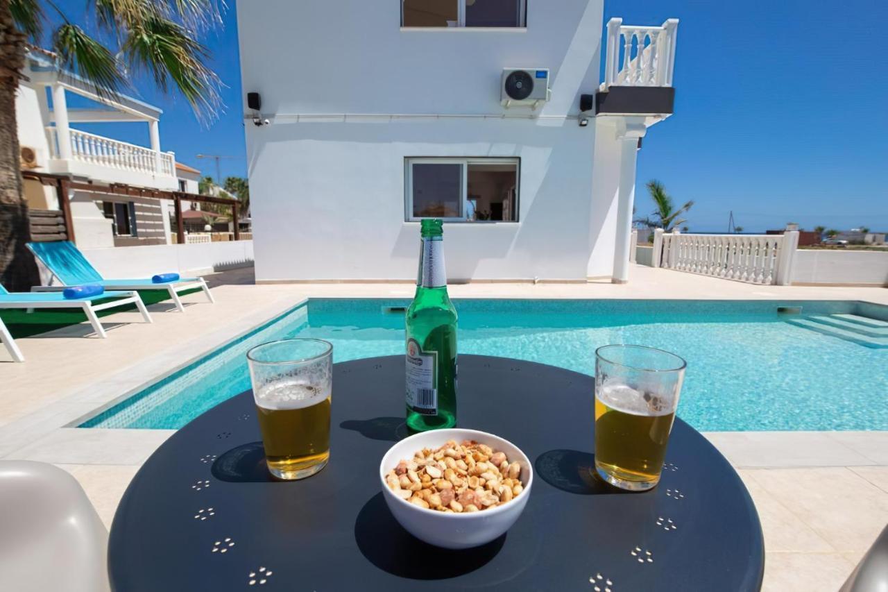 Villa Suncity Boutique Beachfront Ayia Napa Esterno foto